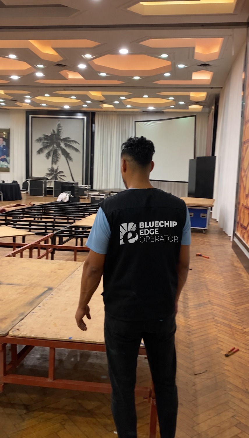 Presentation of a technical uniform with the Bluechip logo